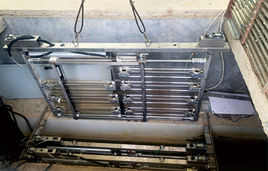 Submersible UV rack with induction lamp